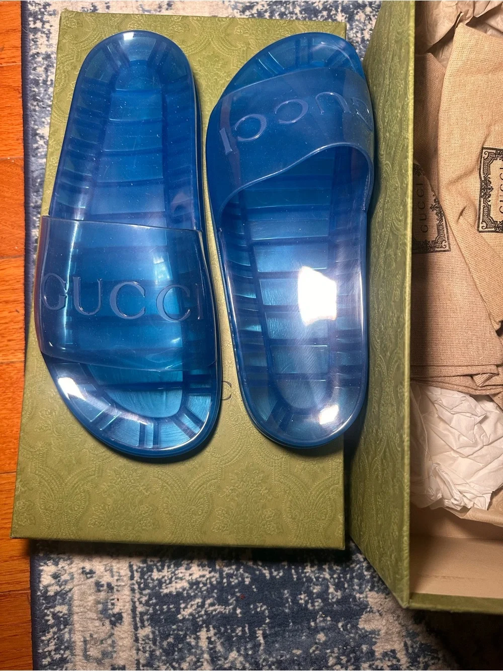 Gucci slip by